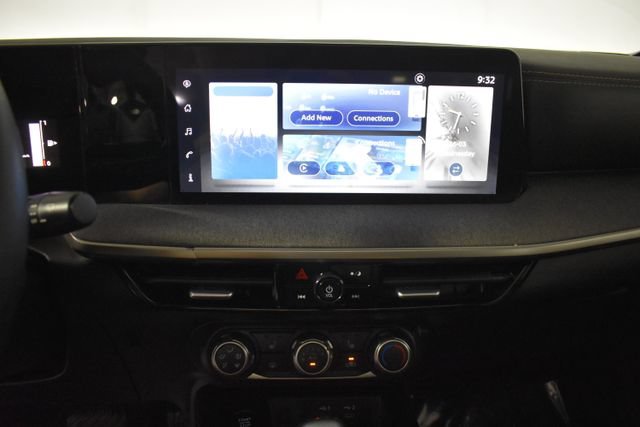 Certified 2025 Nissan Kicks SV w/ SV Premium Package AWD/4WD image 17