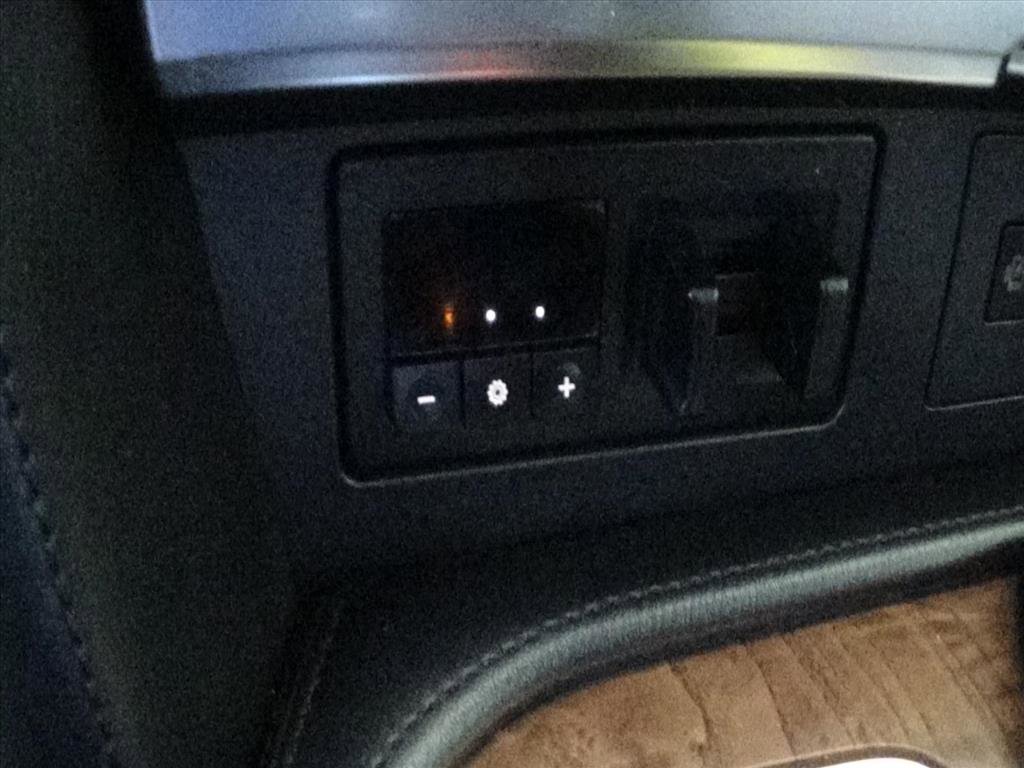 Used 2022 Nissan Armada SL w/ Captain's Chairs Package image 34