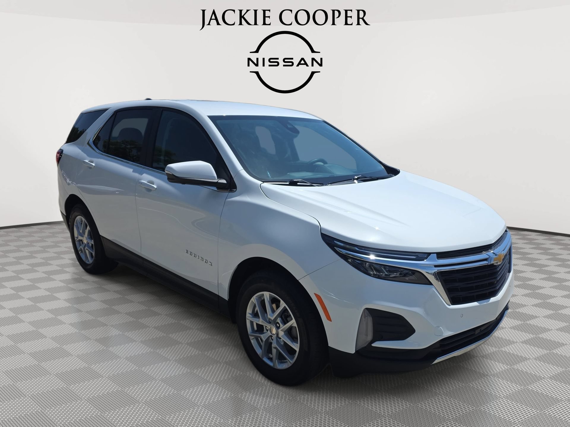 Used 2023 Chevrolet Equinox LT FWD image 3