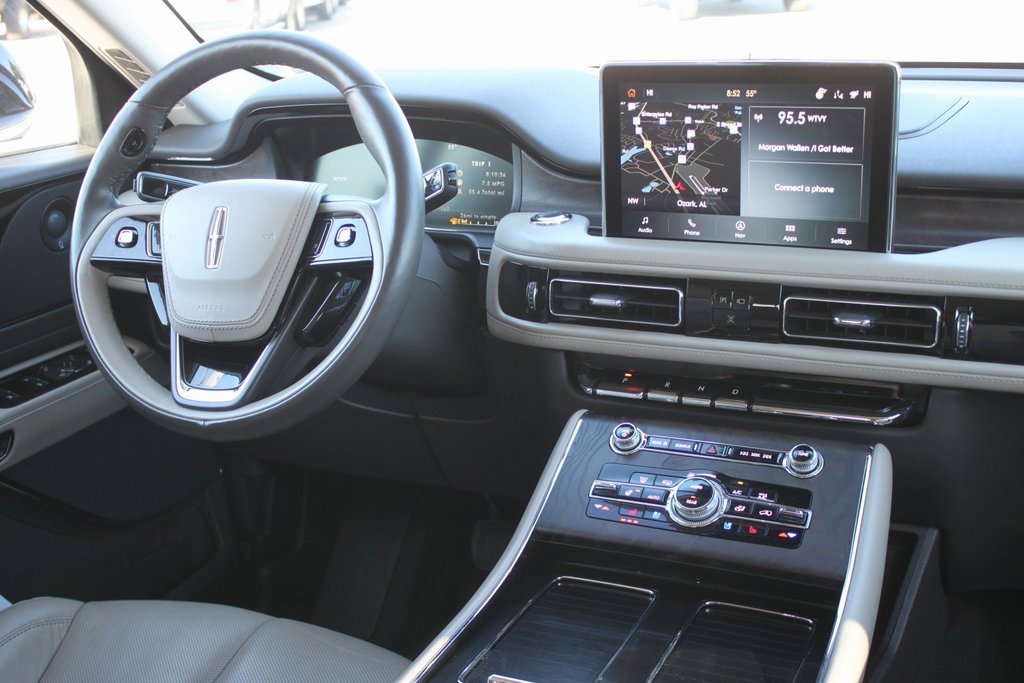 Used 2022 Lincoln Aviator Reserve w/ Elements Package Plus image 10