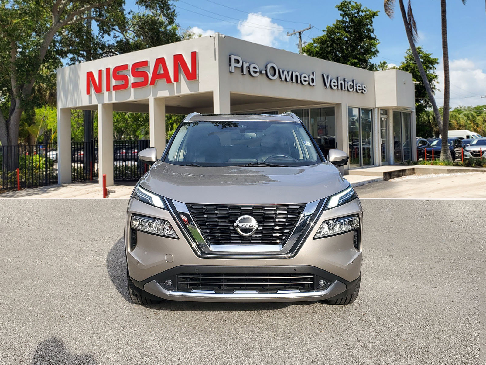 Certified 2021 Nissan Rogue Platinum image 2