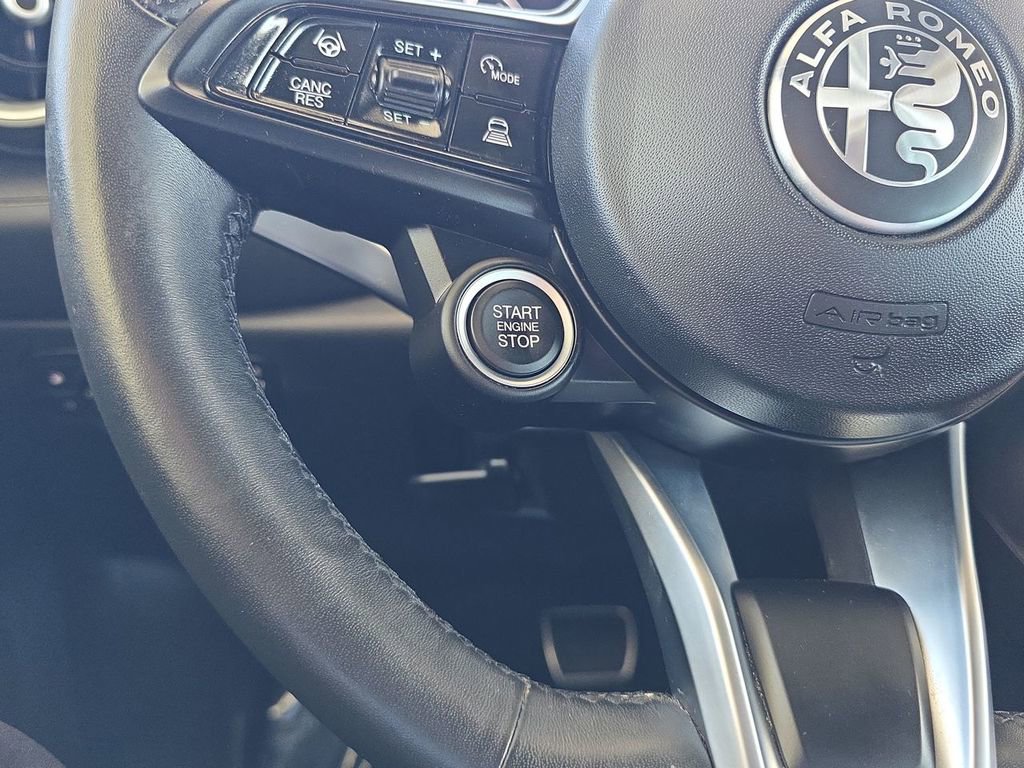 Used 2024 Alfa Romeo Tonale Veloce image 17