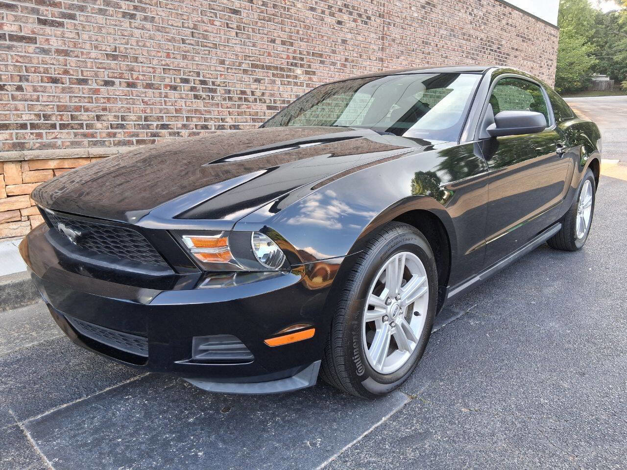 Used 2010 Ford Mustang Coupe RWD image 1