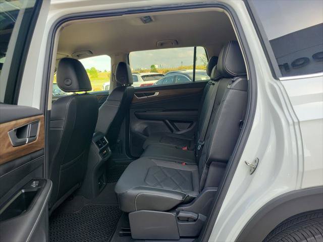Used 2024 Volkswagen Atlas SE AWD/4WD image 7