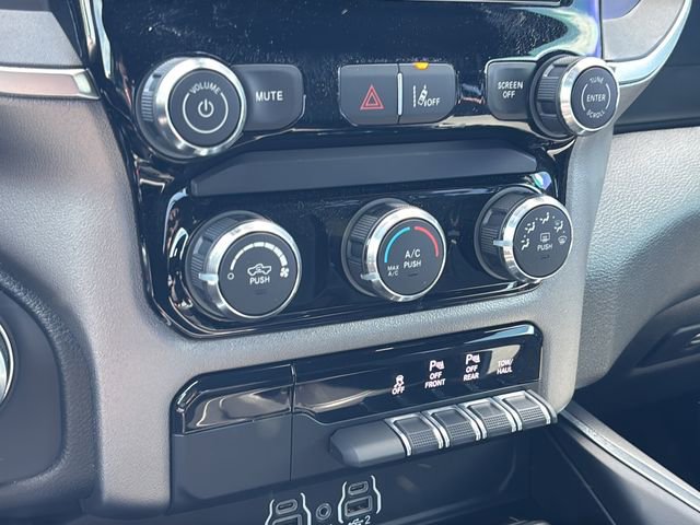 New 2026 RAM 1500 Express AWD/4WD image 32