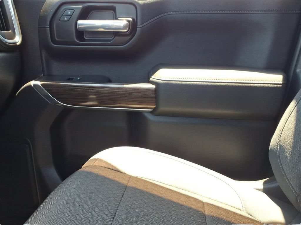 Used 2021 Chevrolet Silverado 1500 LT Trail Boss AWD/4WD image 17