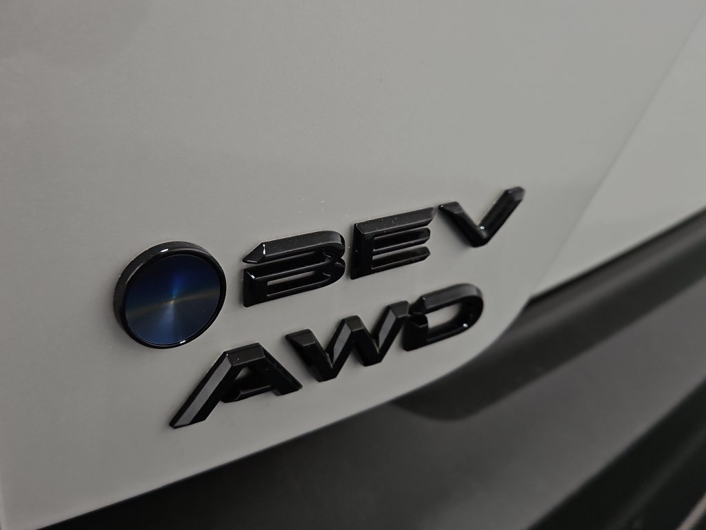 New 2026 Toyota C-HR w/ Cold Weather Package AWD/4WD image 7