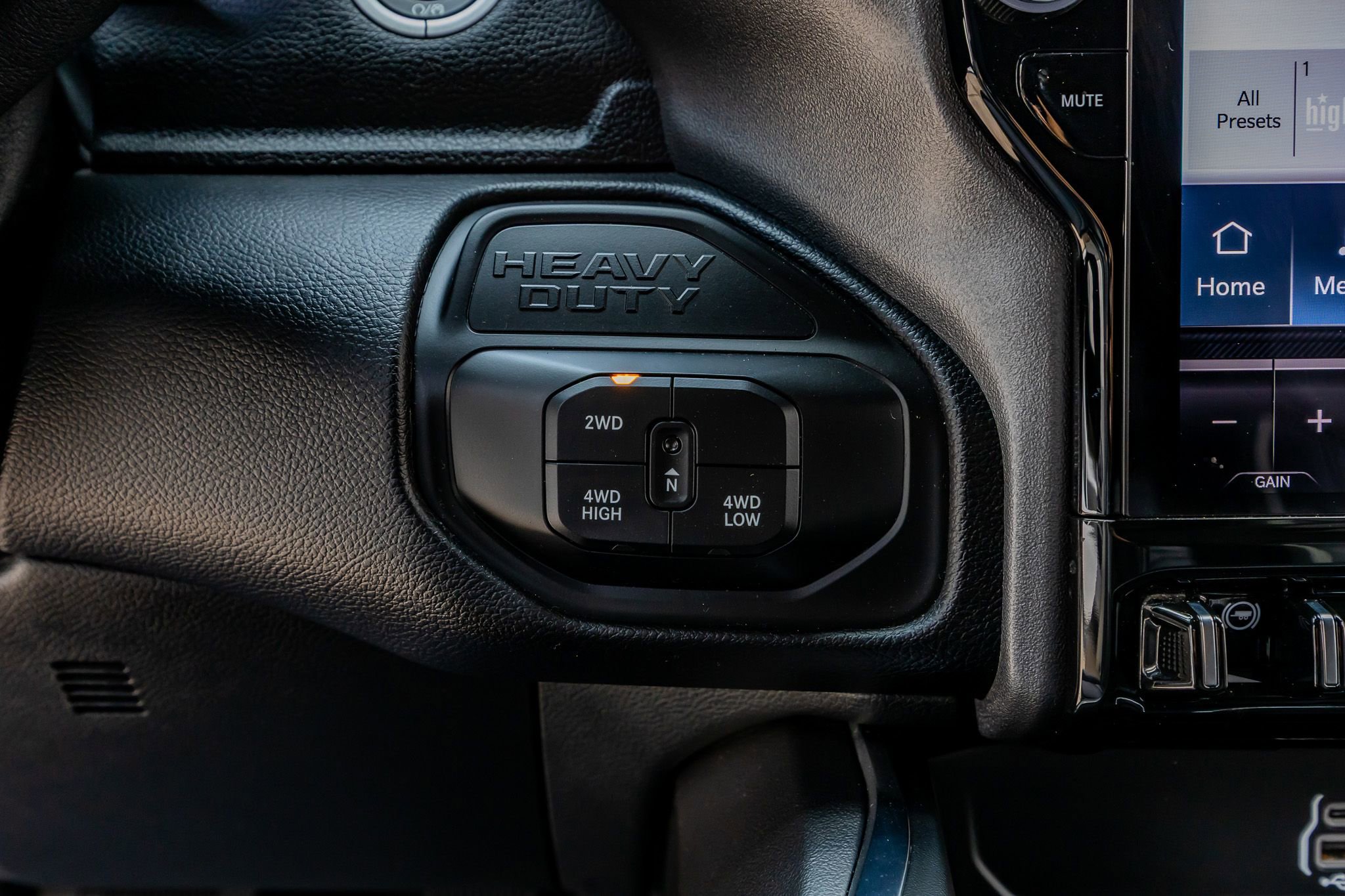 Used 2025 RAM 3500 Laramie image 24