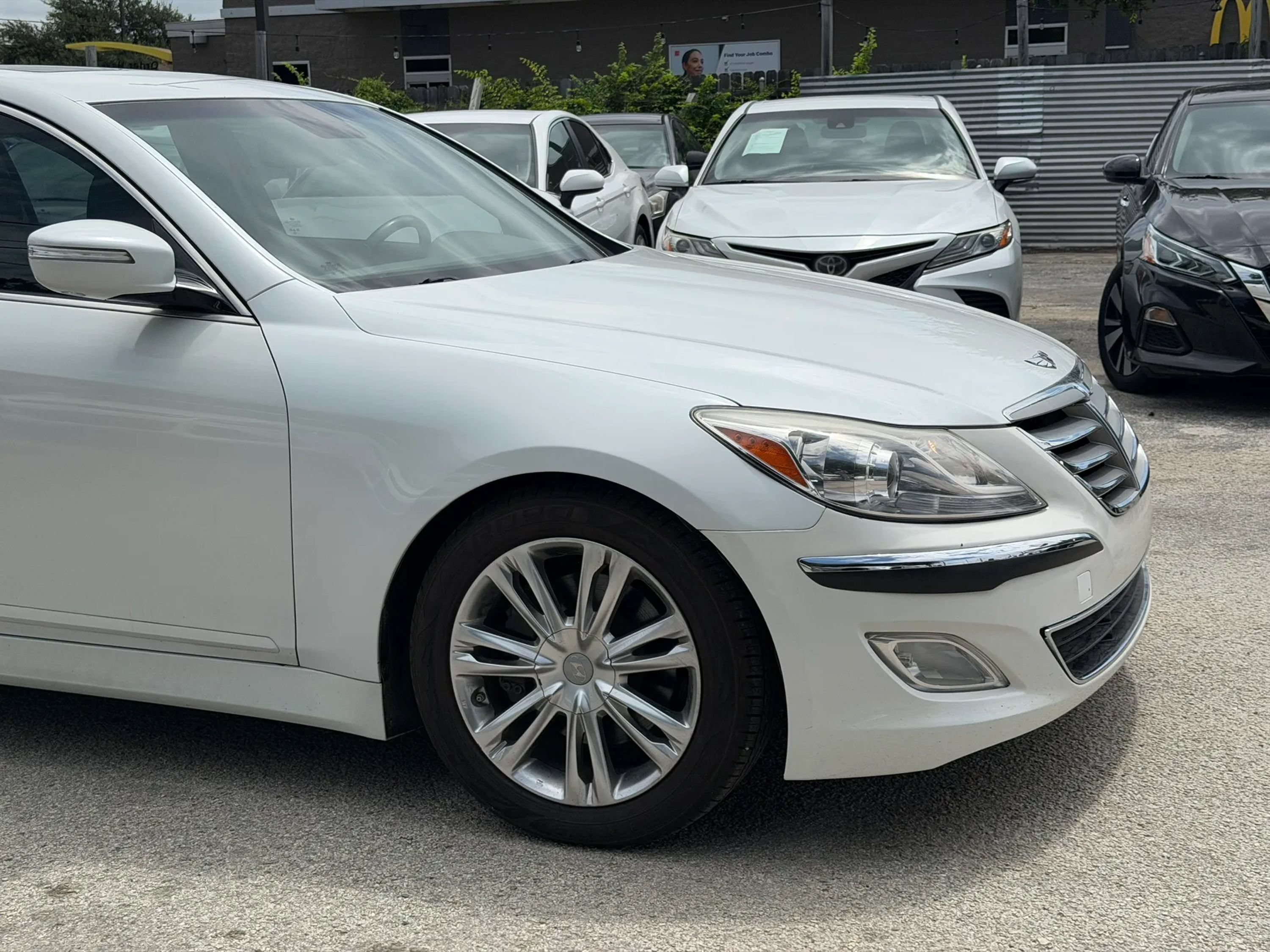Used 2013 Hyundai Genesis 3.8 w/ Premium Pkg RWD image 3