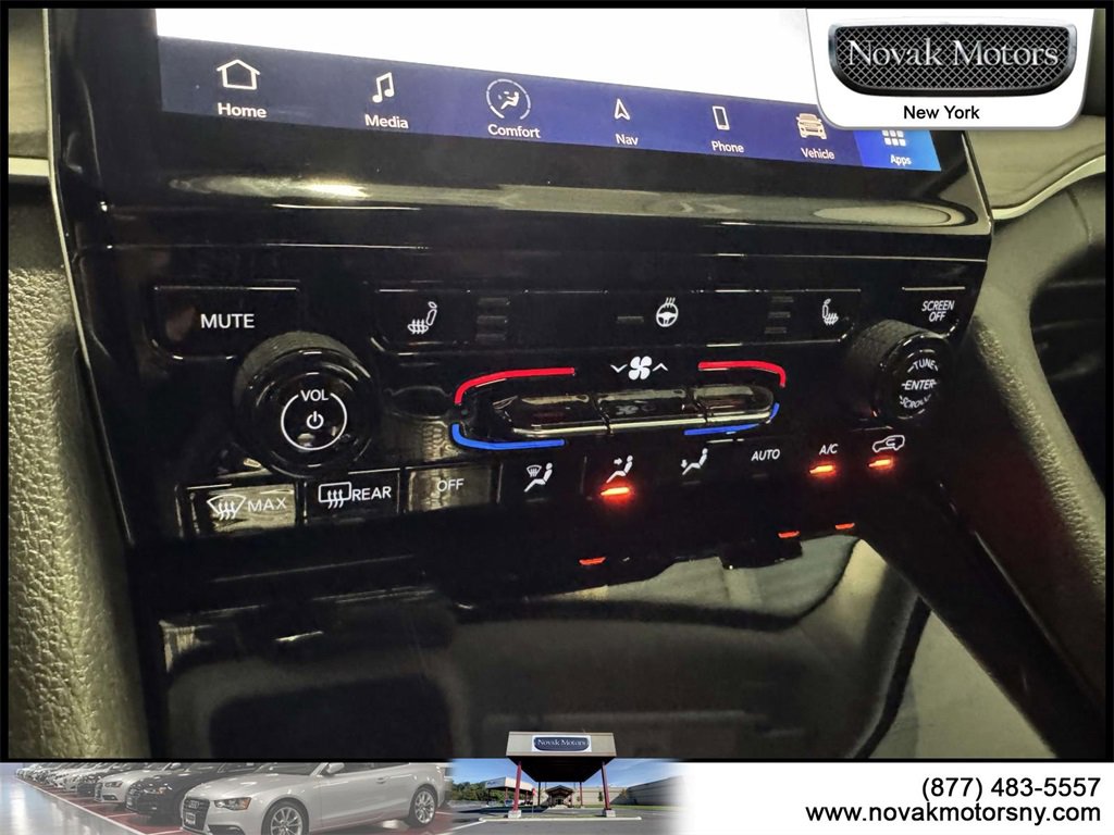 Used 2022 Jeep Grand Cherokee Limited image 23