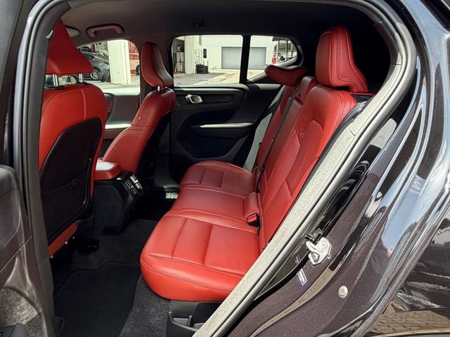 Used 2020 Volvo XC40 T4 Momentum FWD image 14