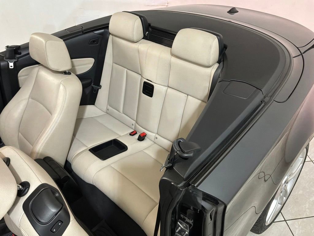 Used 2012 BMW 135i Convertible RWD image 16