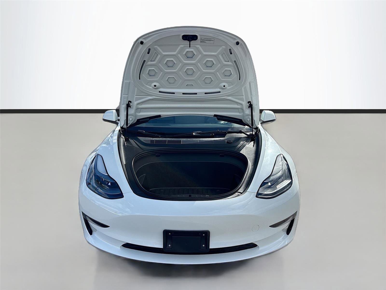 Used 2023 Tesla Model 3 Standard Range image 34