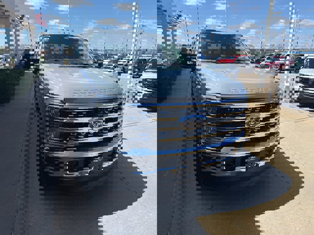 Used 2026 Ford F350 Lariat w/ Lariat Ultimate Package image 3