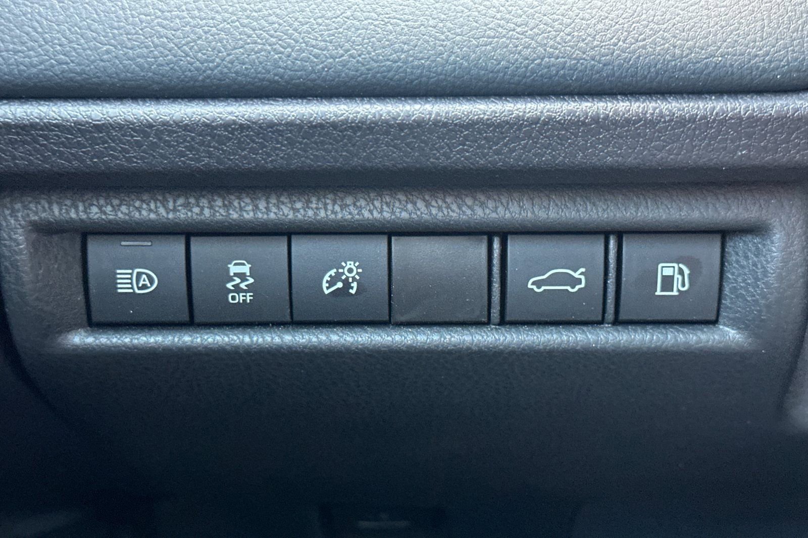 Used 2025 Toyota Camry XSE AWD/4WD image 39