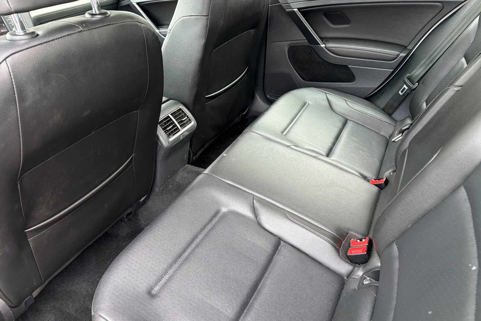 Used 2016 Volkswagen Golf Limited Edition image 12