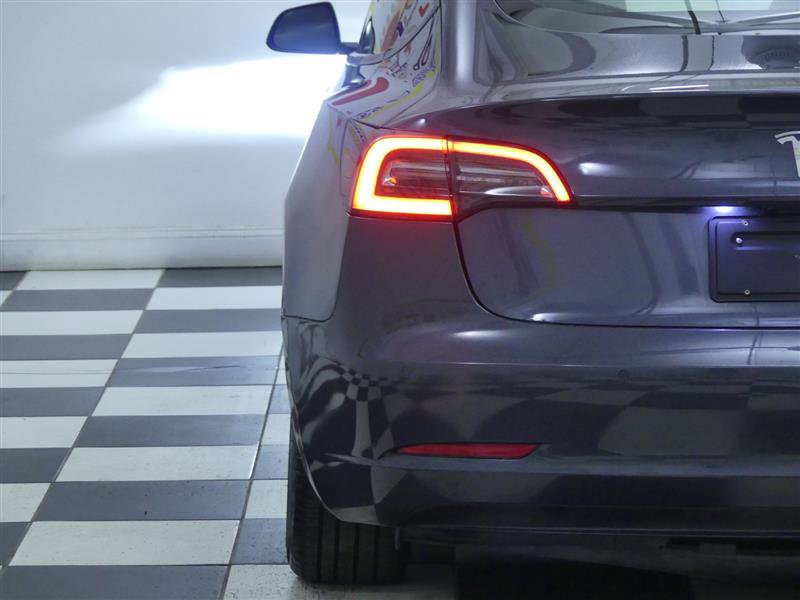Used 2022 Tesla Model 3 image 28