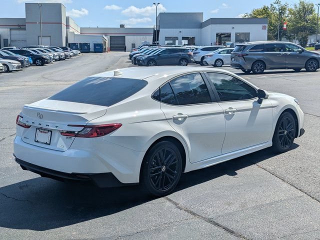 Used 2026 Toyota Camry SE FWD image 7