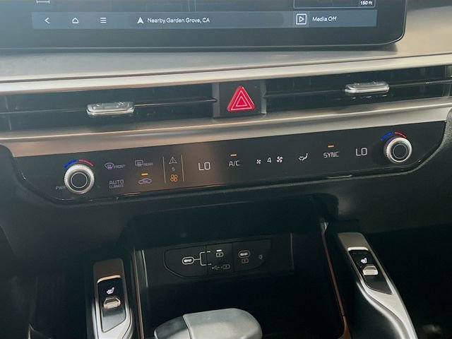 Certified 2024 Kia Sorento S image 16