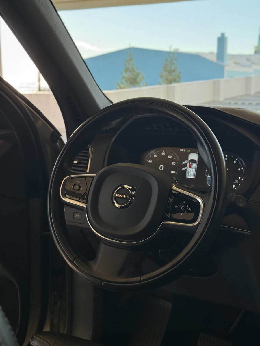 Used 2016 Volvo XC90 T6 Inscription w/ Vision Package AWD/4WD image 22