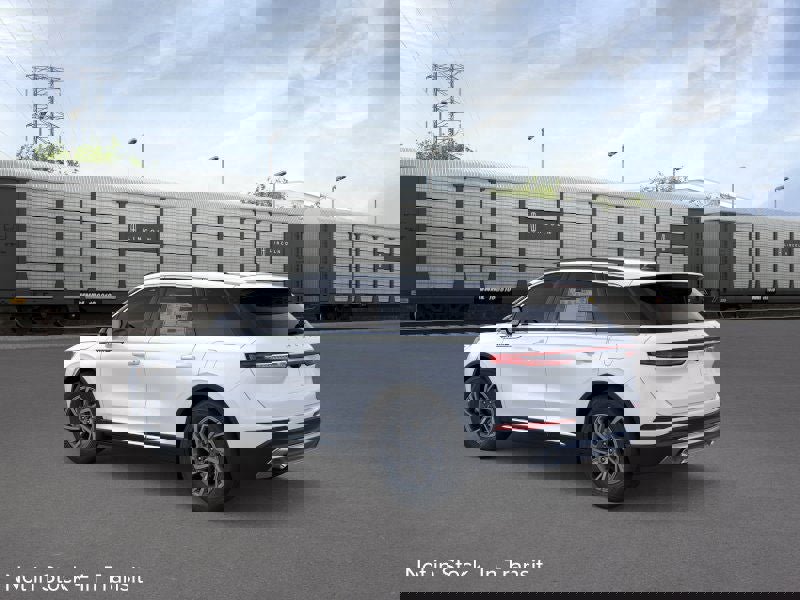 New 2026 Lincoln Corsair Premiere image 4