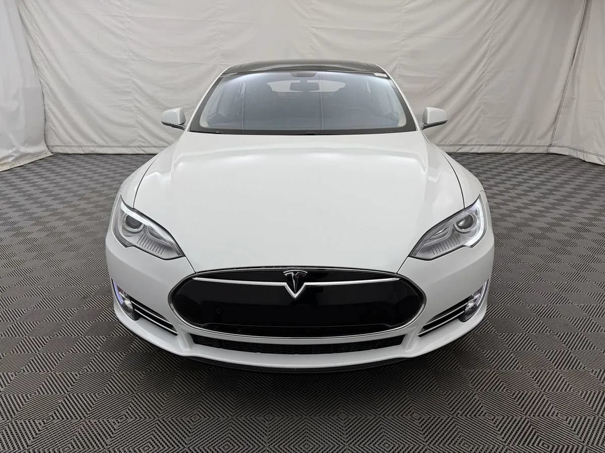 Used 2013 Tesla Model S Performance RWD image 3