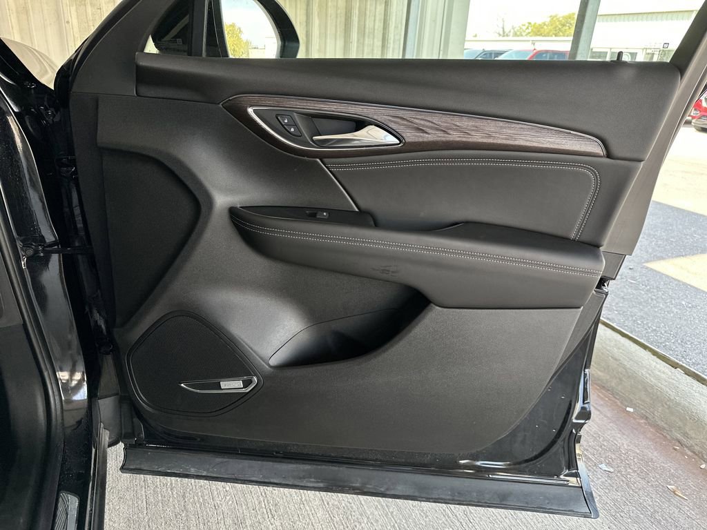 Used 2023 Buick Envision Avenir image 37