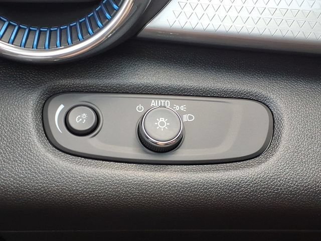 New 2026 Chevrolet Trax LT w/ Sunroof Package FWD image 14