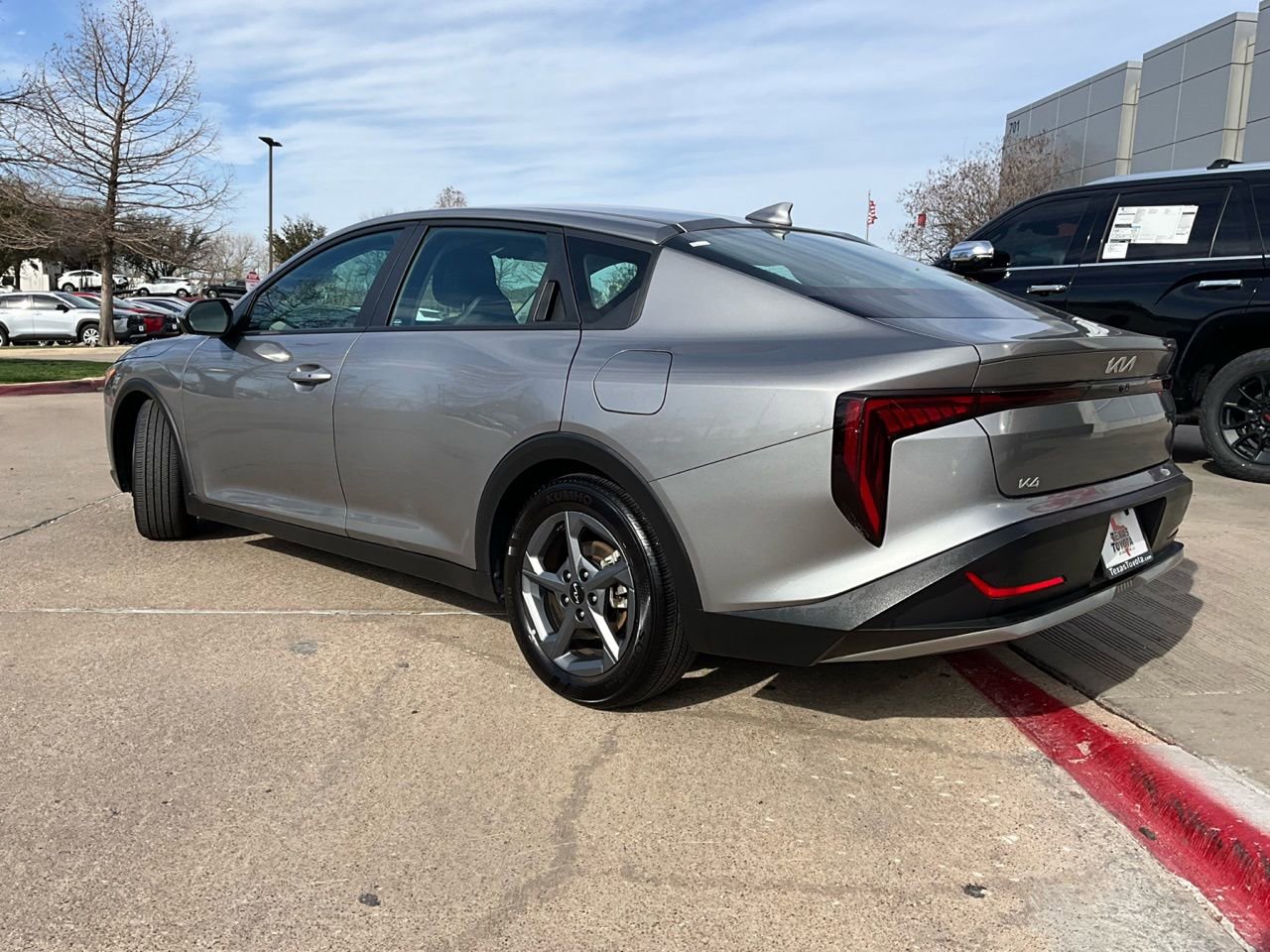 Used 2025 Kia K4 LXS image 8