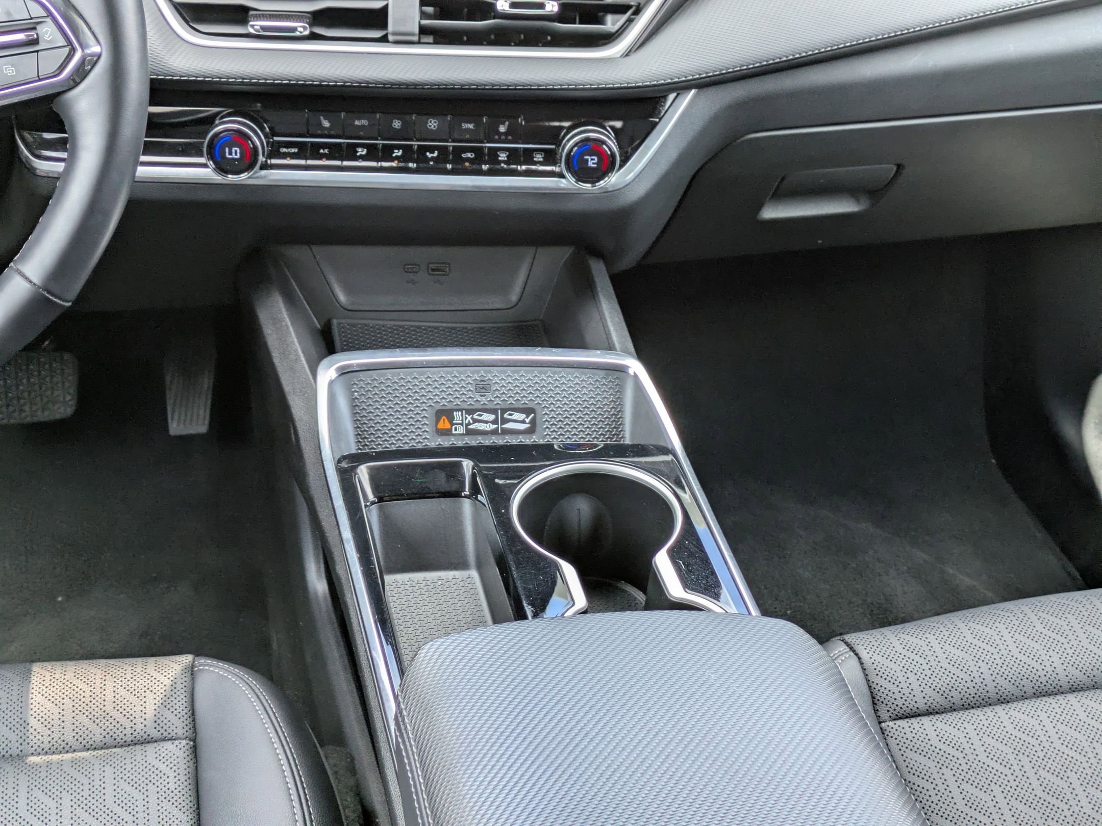 Used 2025 Chevrolet Equinox LT w/ Convenience Package II image 17