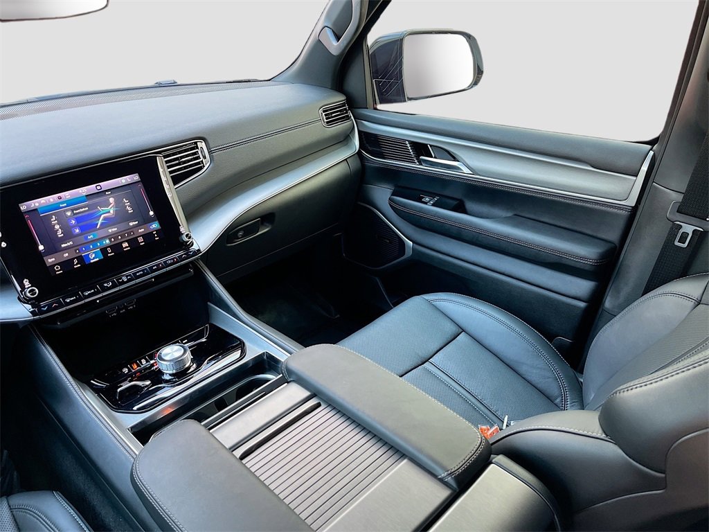 Used 2025 Jeep Wagoneer Series II image 24