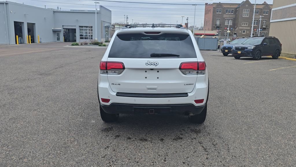 Used 2021 Jeep Grand Cherokee Laredo AWD/4WD image 6