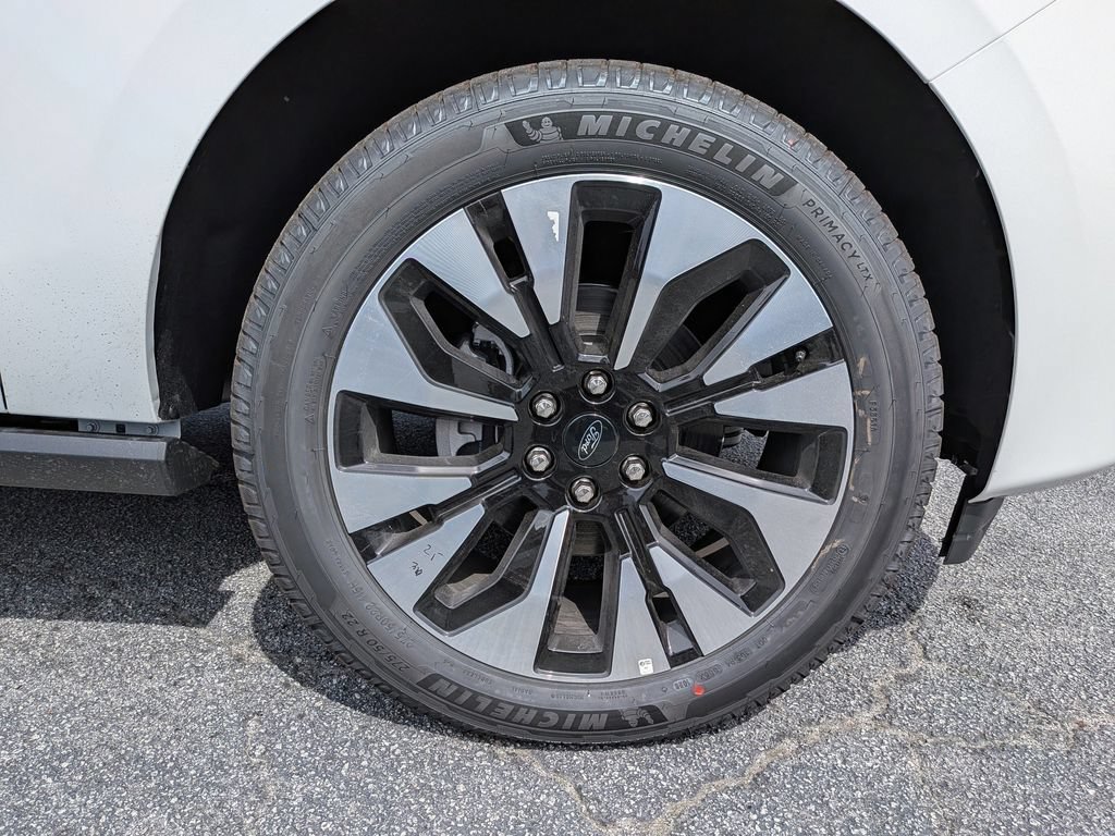 New 2026 Ford Expedition Max Platinum w/ Driver's Package AWD/4WD image 11