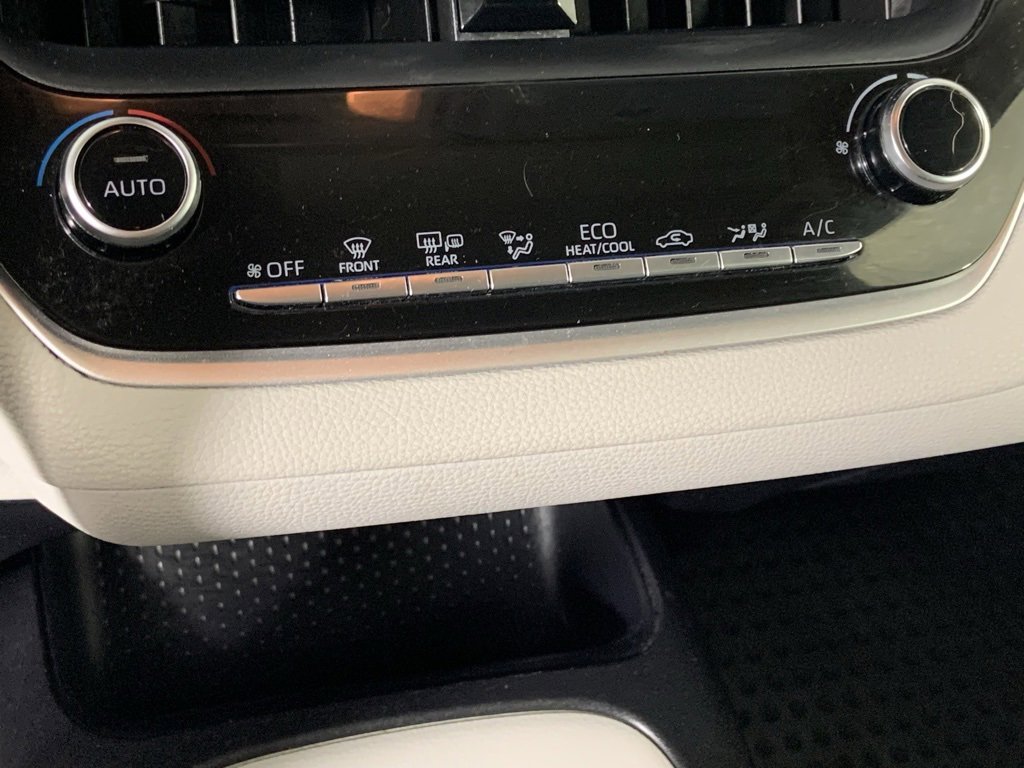 Used 2021 Toyota Corolla LE image 13