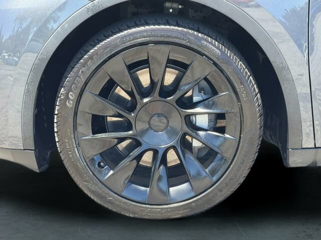 Used 2023 Tesla Model Y Long Range AWD/4WD image 34