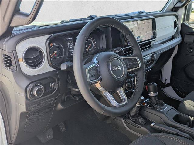 Used 2026 Jeep Wrangler Unlimited Sahara AWD/4WD image 9