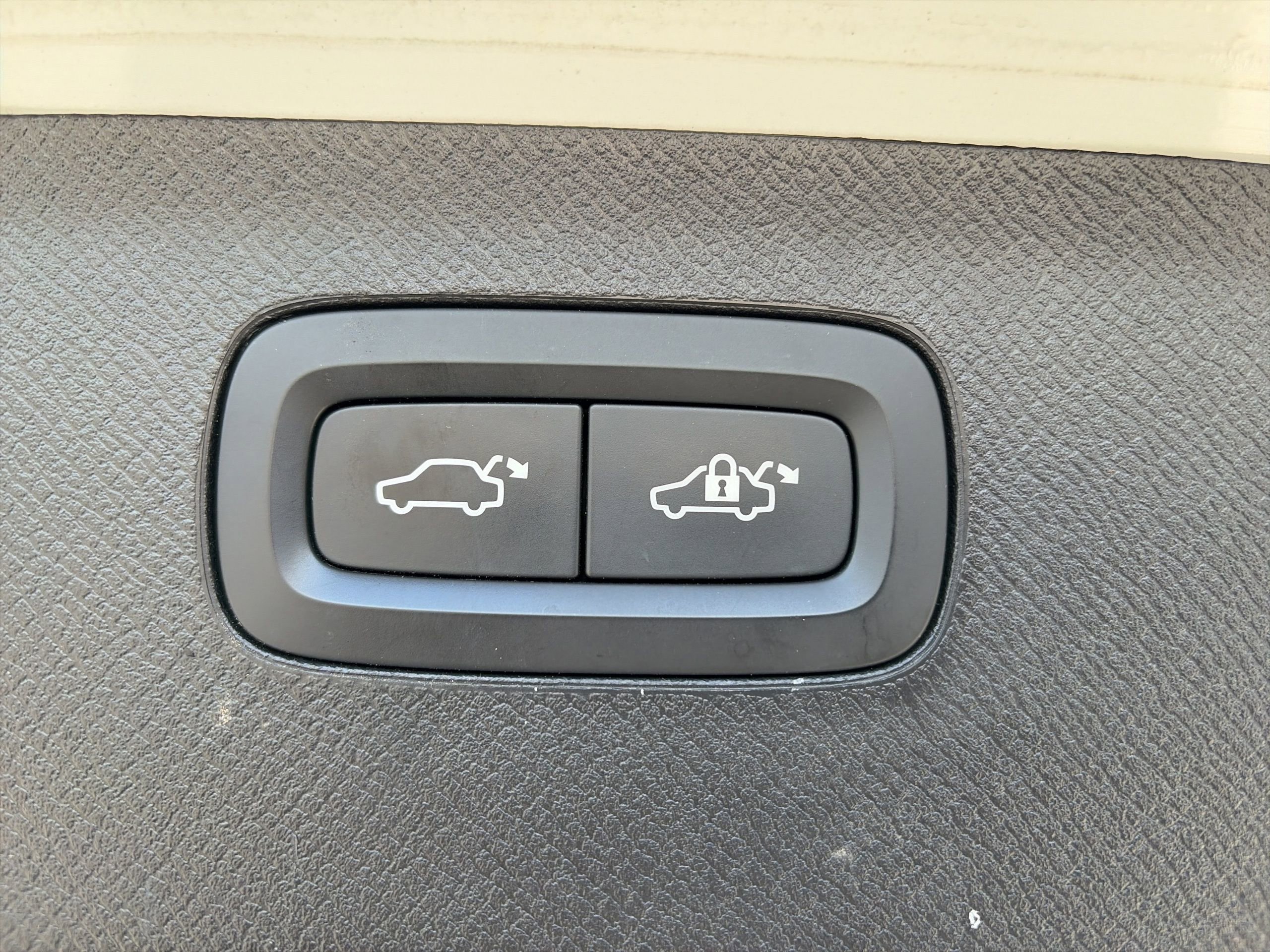 Used 2021 Volvo XC90 T8 Inscription Expression AWD/4WD image 13