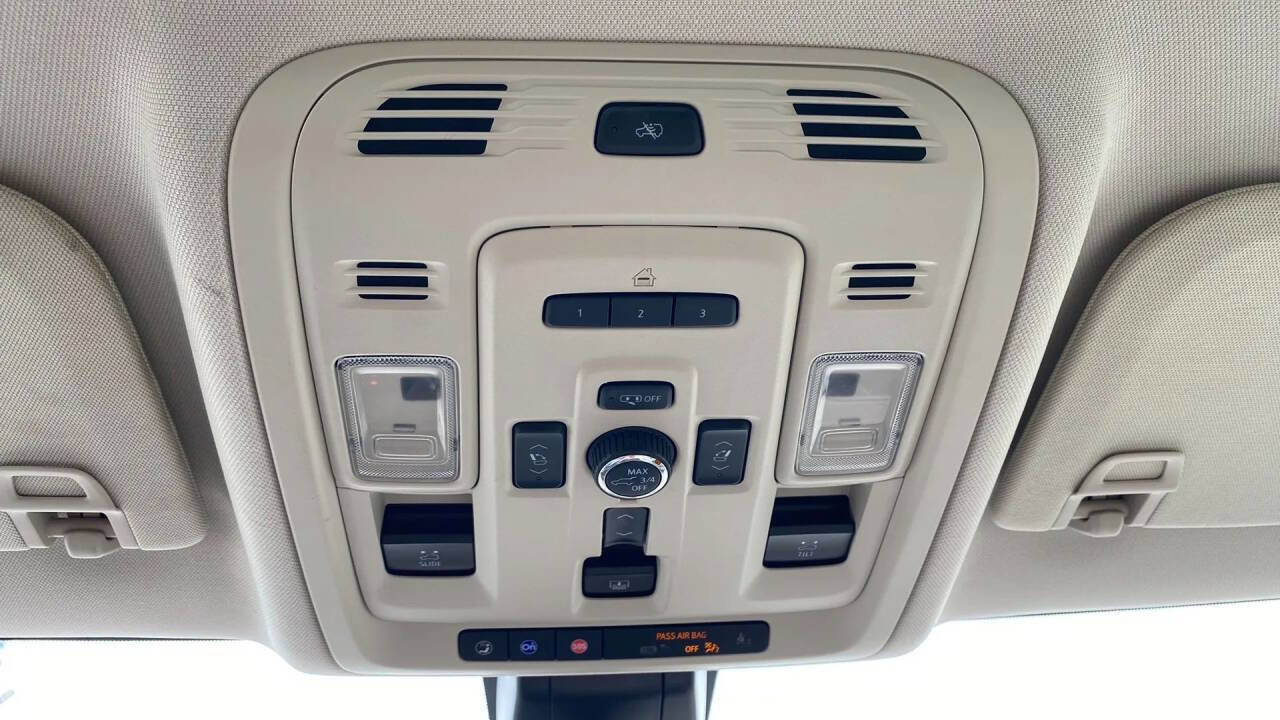 Used 2021 GMC Yukon XL Denali w/ Denali Premium Package image 24