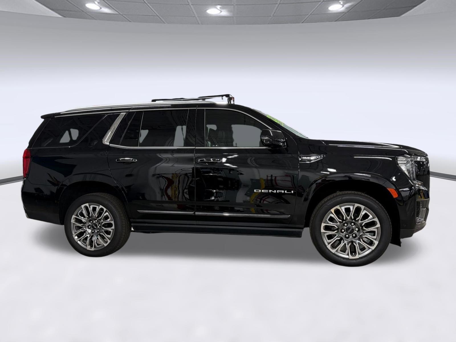Used 2023 GMC Yukon Denali Ultimate AWD/4WD image 8