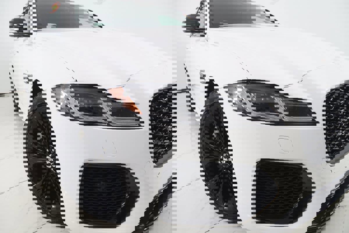 Used 2024 Jaguar XF R-Dynamic SE image 20