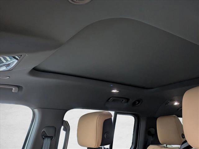 New 2026 Land Rover Defender 130 X-Dynamic SE image 15