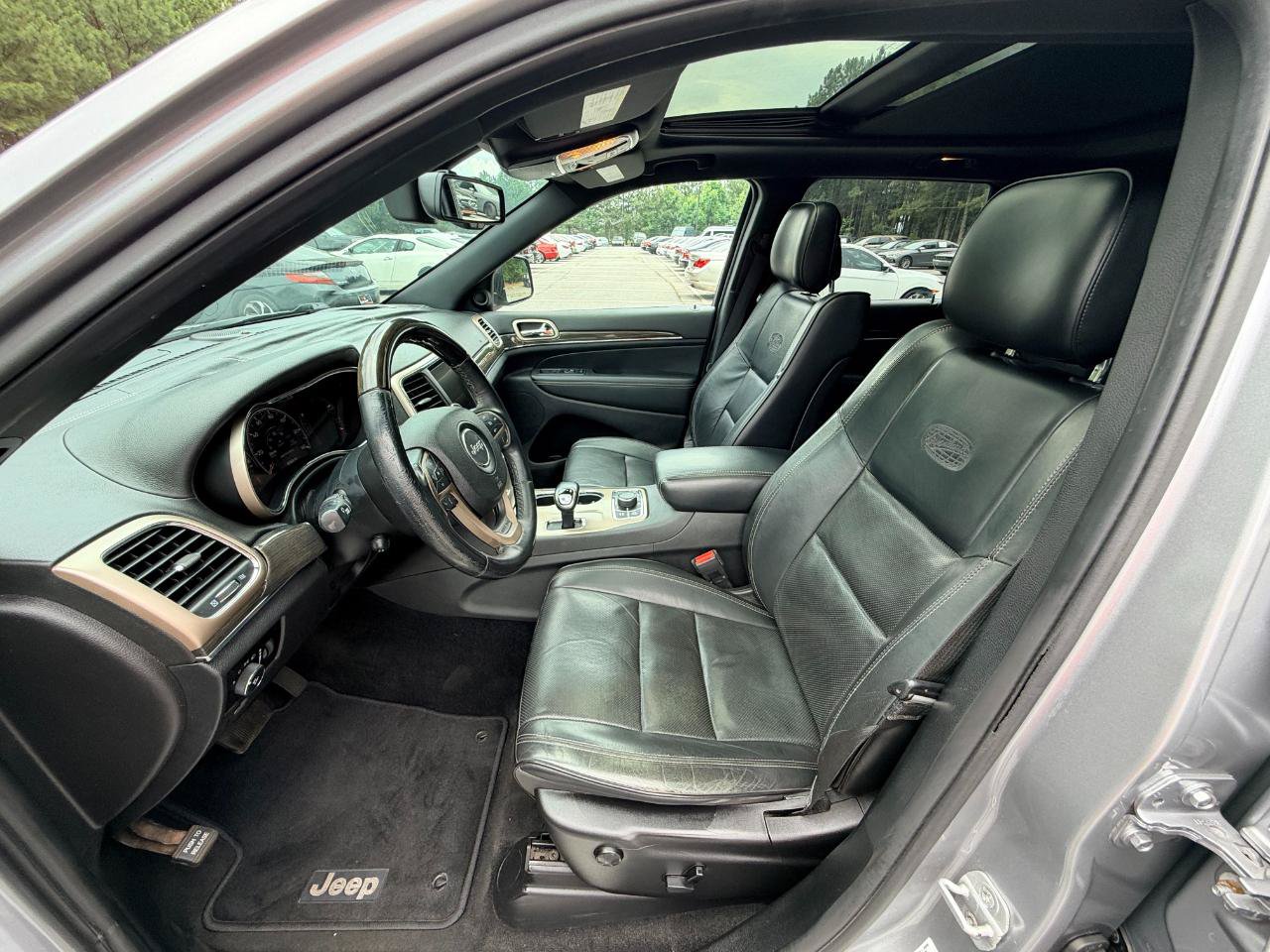 Used 2014 Jeep Grand Cherokee Overland AWD/4WD image 9