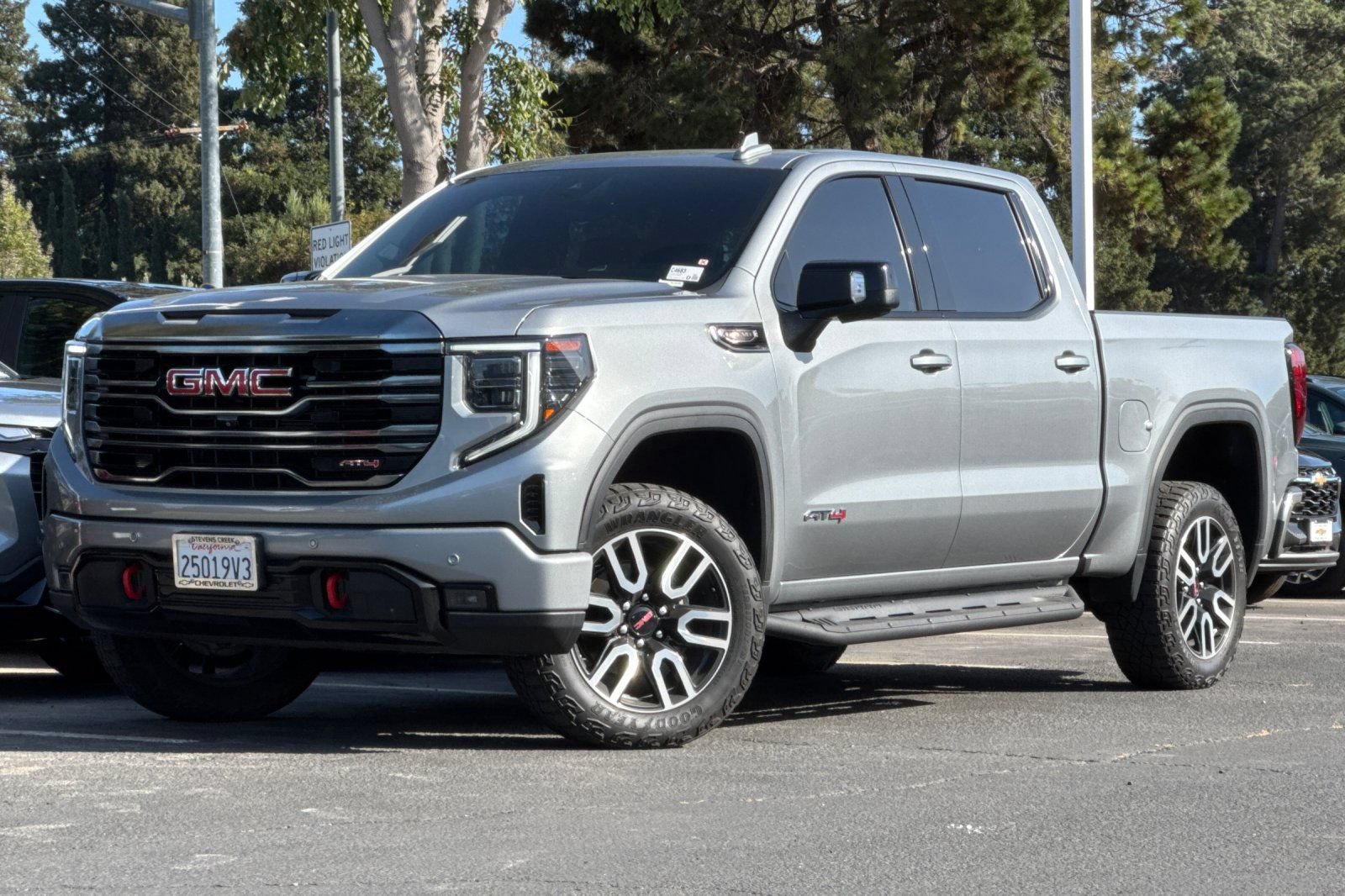 Used 2023 GMC Sierra 1500 AT4 w/ AT4 Premium Package AWD/4WD image 9