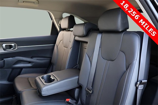 Used 2022 Kia Sorento S image 15