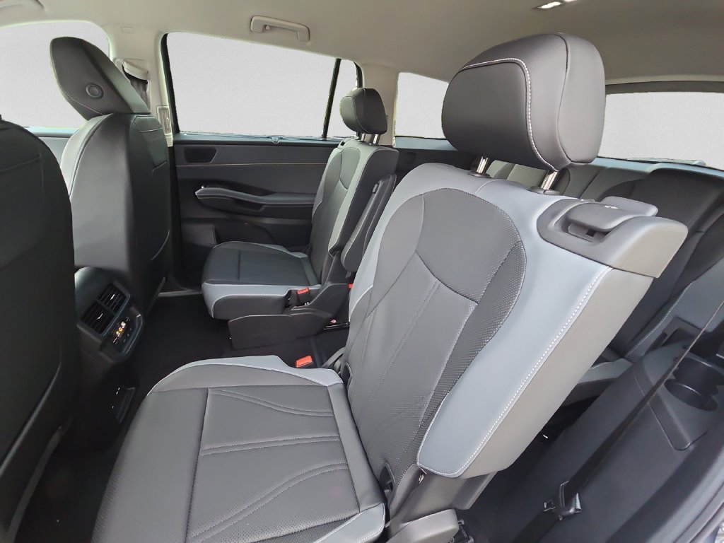 New 2027 Volkswagen Atlas SE FWD image 21