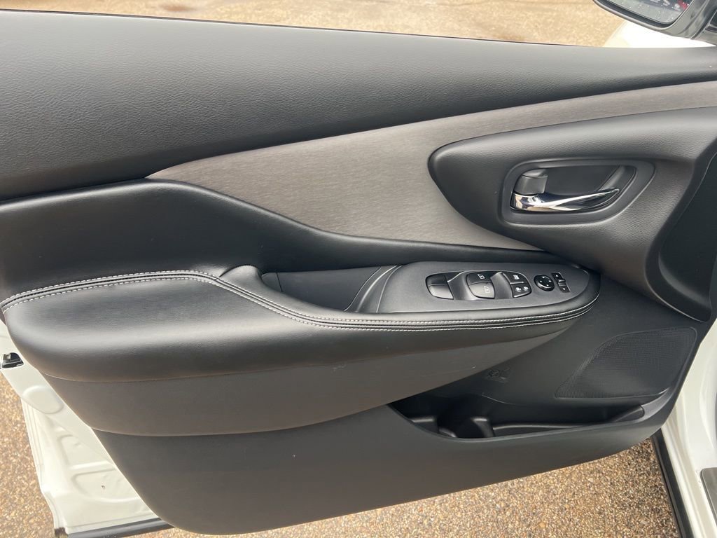 Certified 2024 Nissan Murano SV w/ SV Midnight Edition Package image 7