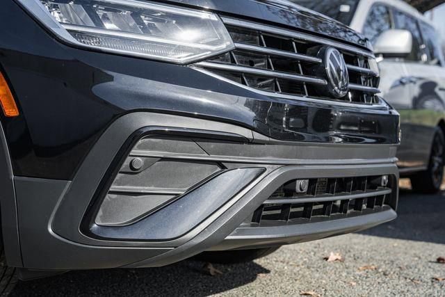 Used 2022 Volkswagen Tiguan SE w/ Panoramic Sunroof Package image 14