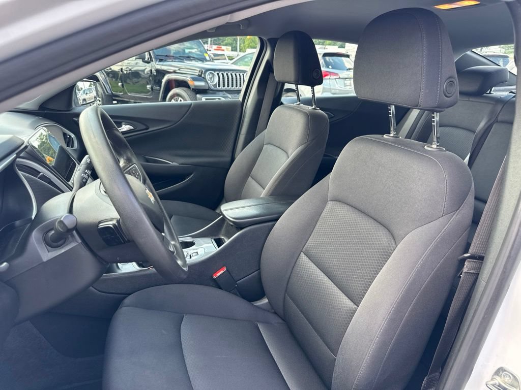 Used 2024 Chevrolet Malibu LT FWD image 12