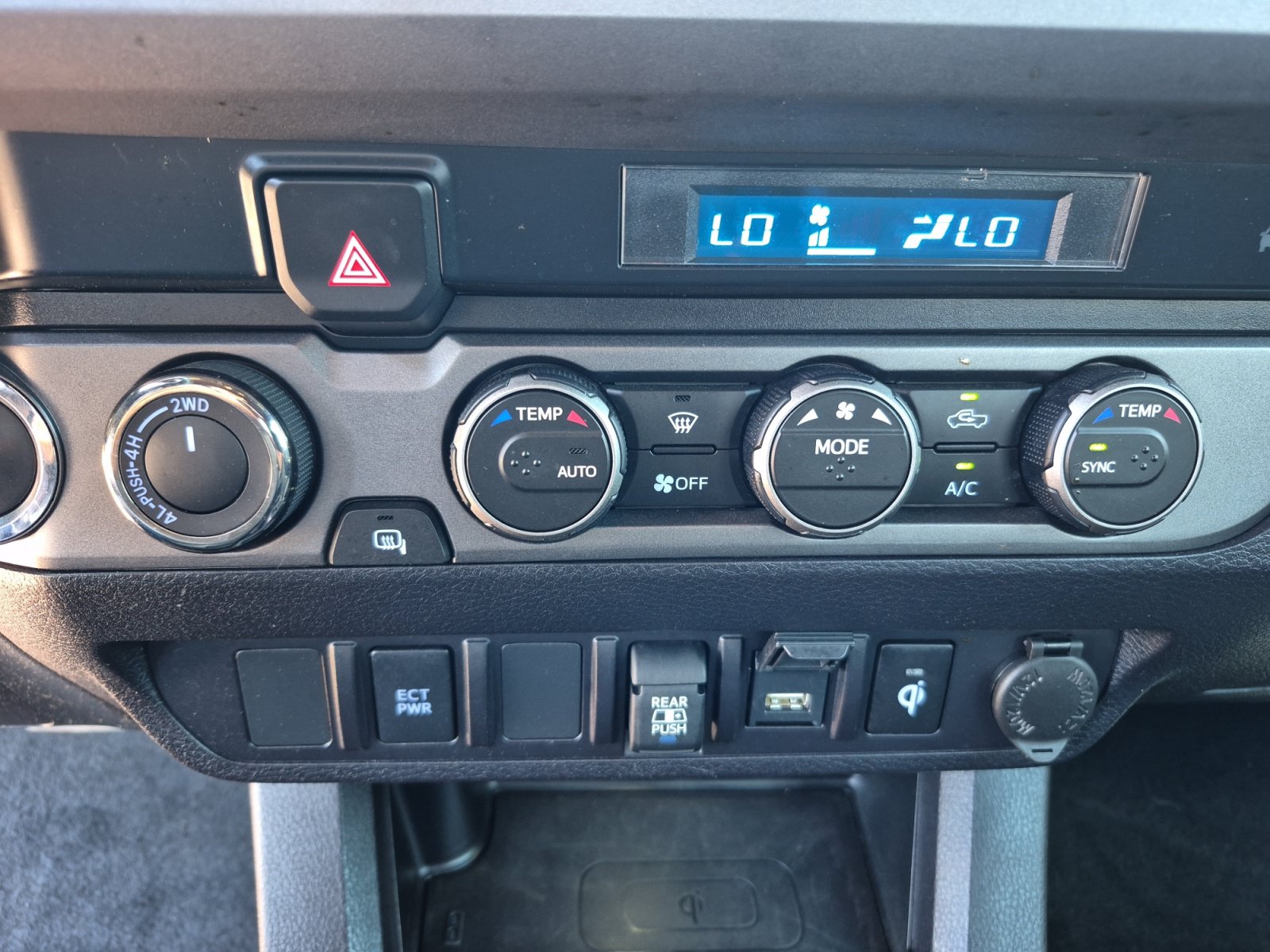 Certified 2023 Toyota Tacoma TRD Off-Road AWD/4WD image 29