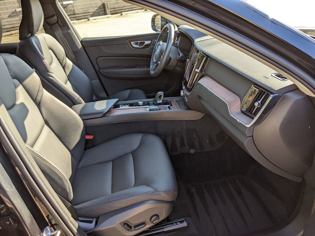 Certified 2023 Volvo XC60 B5 Plus w/ Climate Package AWD/4WD image 22